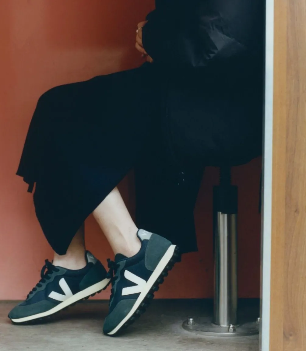 Damen VEJA RIO BRANCO ALVEOMESH BLACK WHITE OXFORD GREY