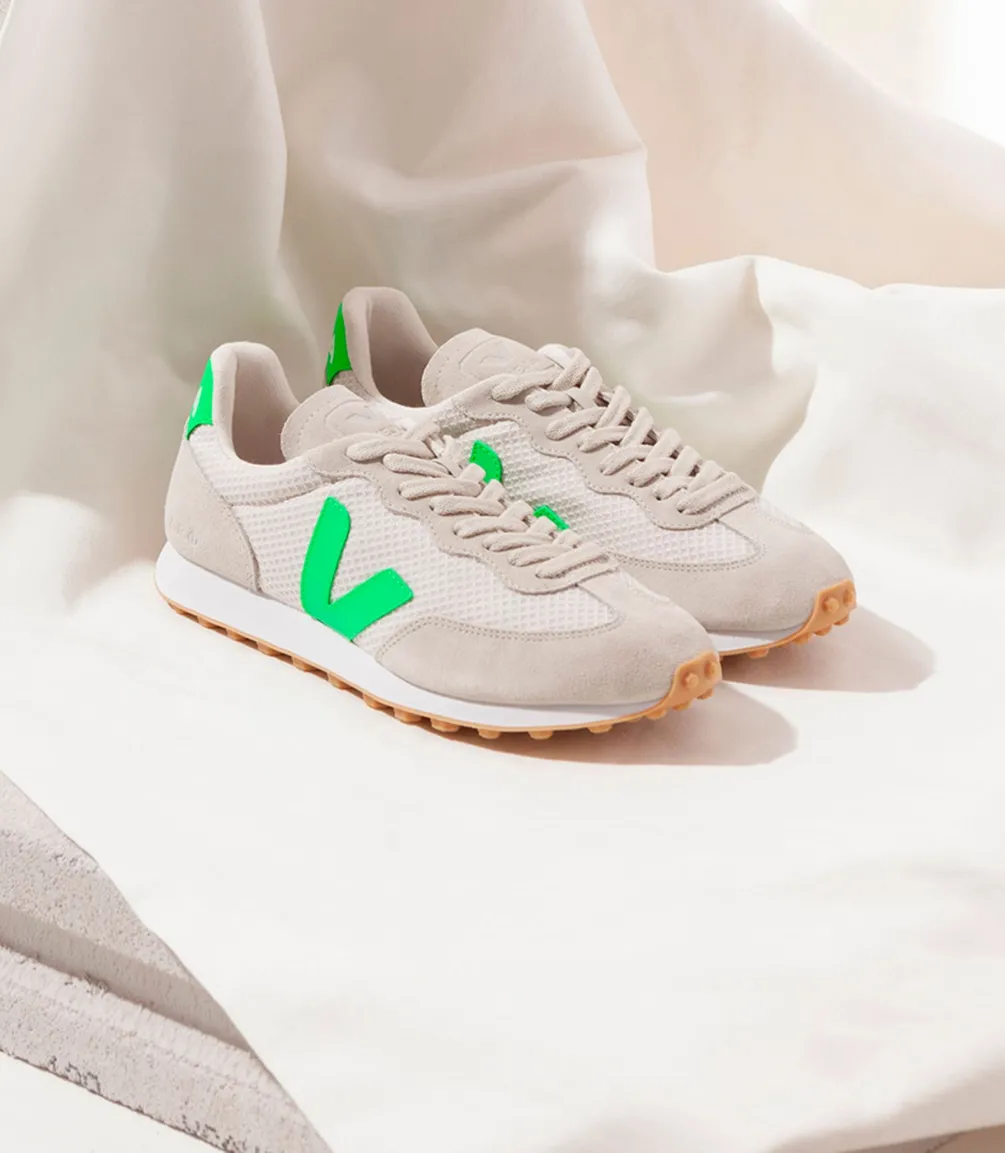 VEJA RIO BRANCO HEXAMESH GRAVEL ABSINTHE