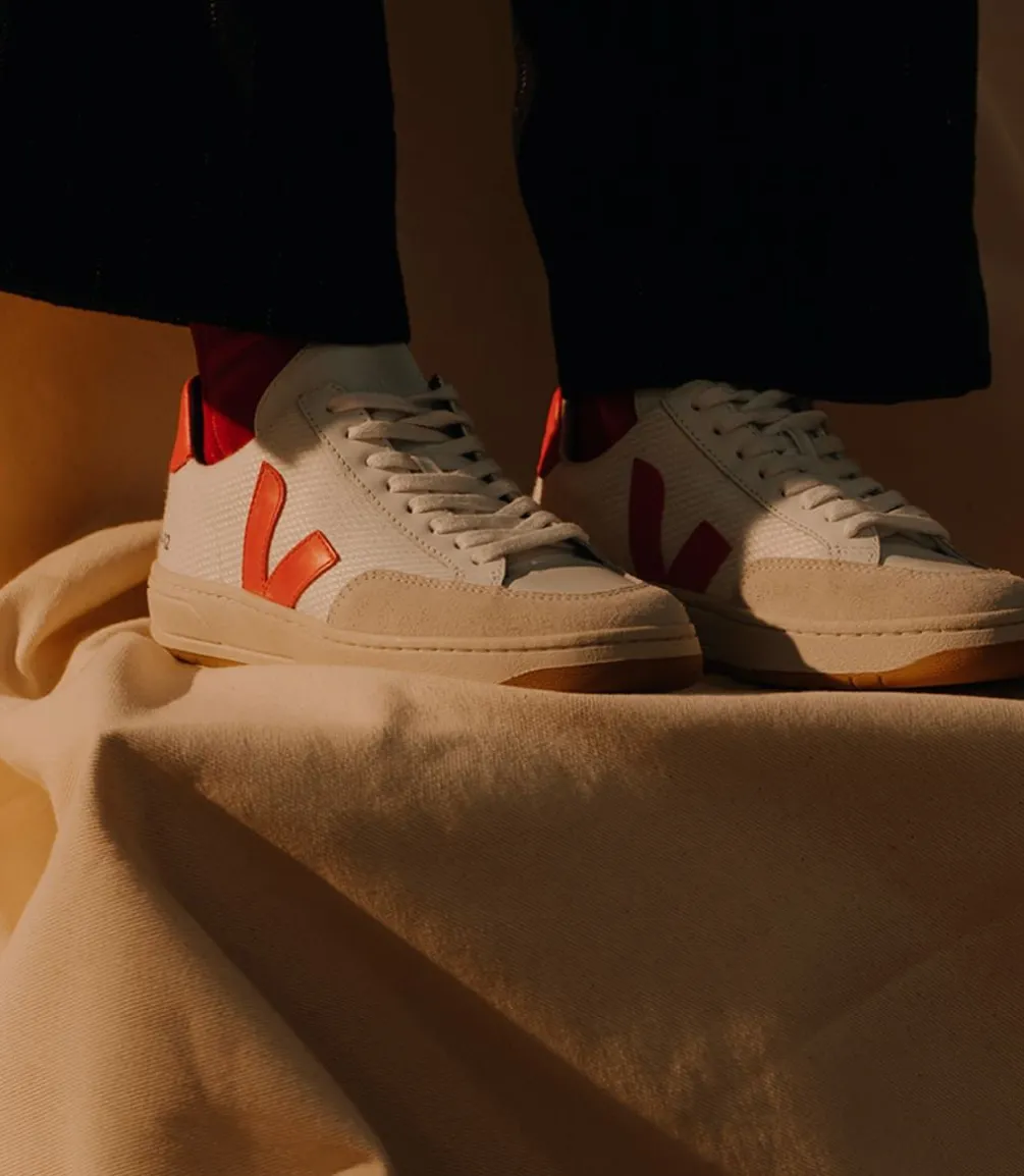 VEJA V-12 B-MESH WHITE PEKIN