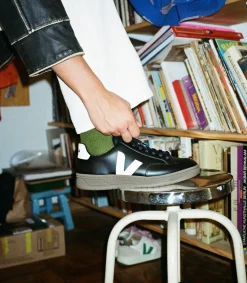 Damen VEJA V-12 LEATHER BLACK WHITE DUNE