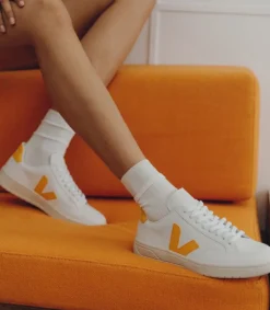 VEJA V-12 LEATHER WHITE OURO