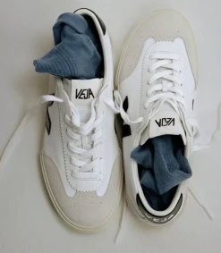 Damen VEJA VOLLEY CANVAS WHITE BLACK